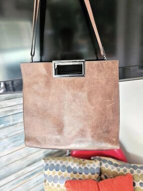 GENICCI Structured Shoulder Bag in Brown